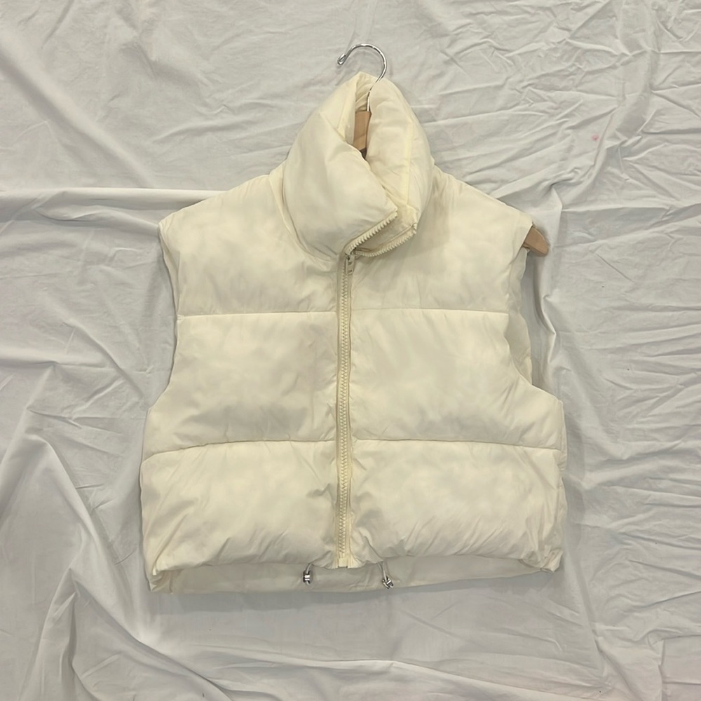 White Puffer Vest, Size M